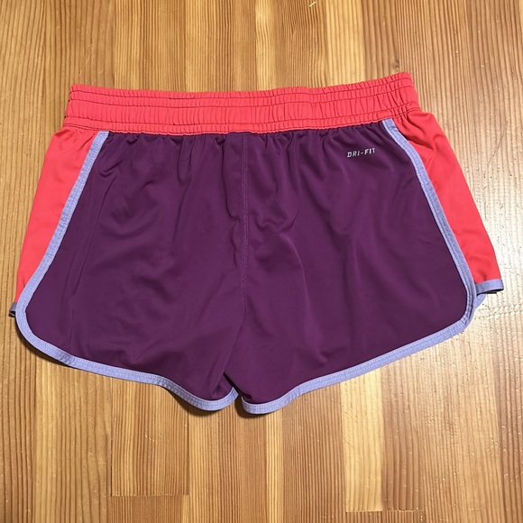 Women’s Nike Dri-Fit Shorts - Picture 4 of 5